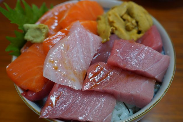 マグロ丼